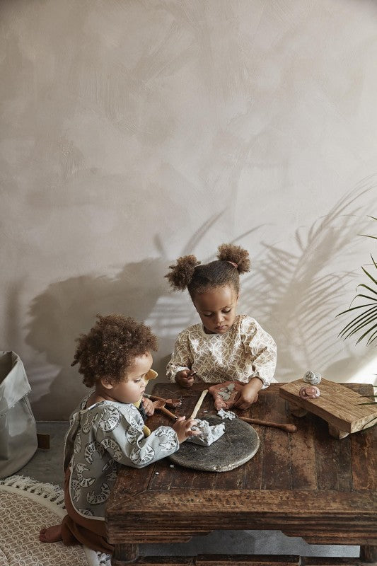 Elodie Slabbetje met lange mouwen | Sweet Date, Slabbetjes, Elodie, Keekabuu